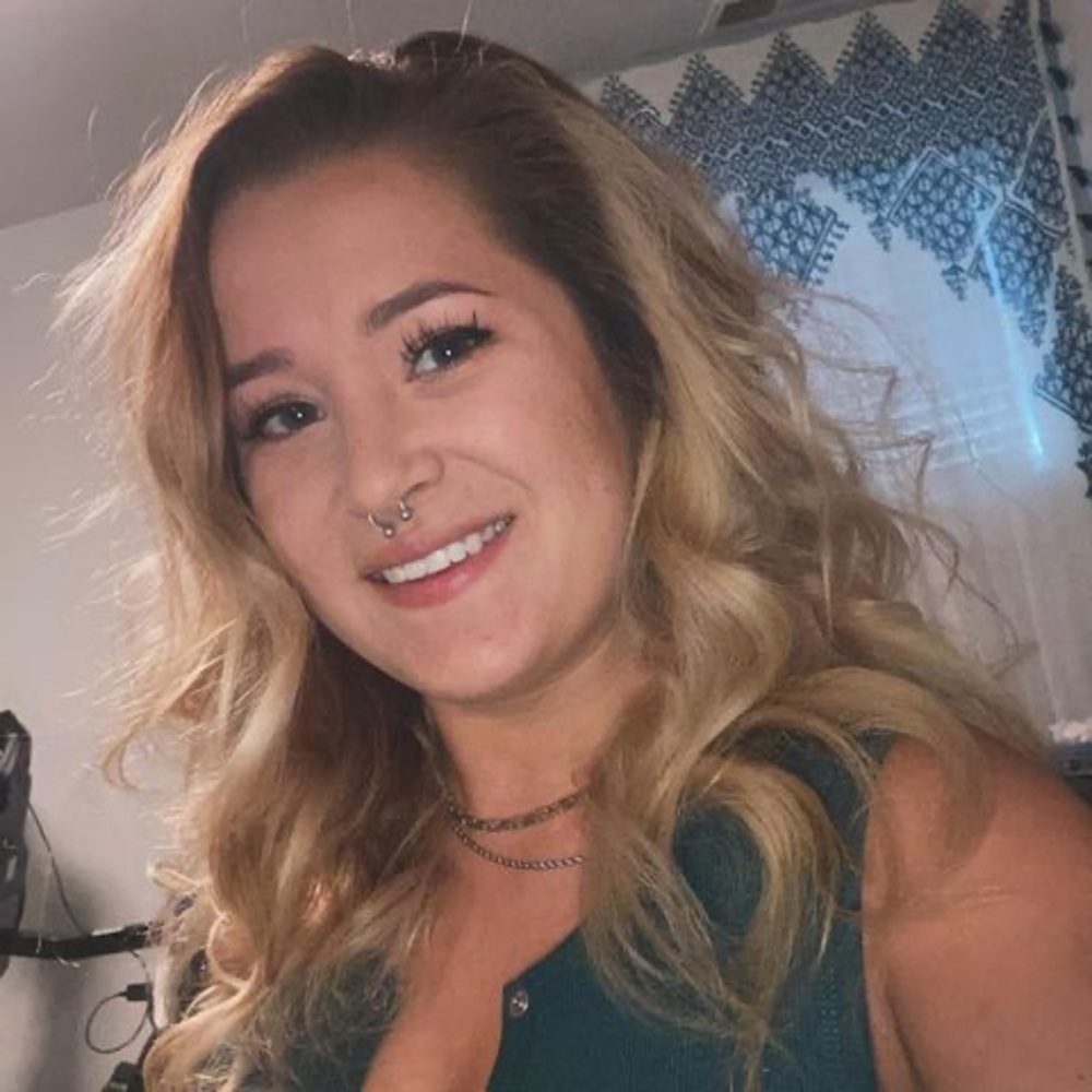 Meet your Posher, Karissa